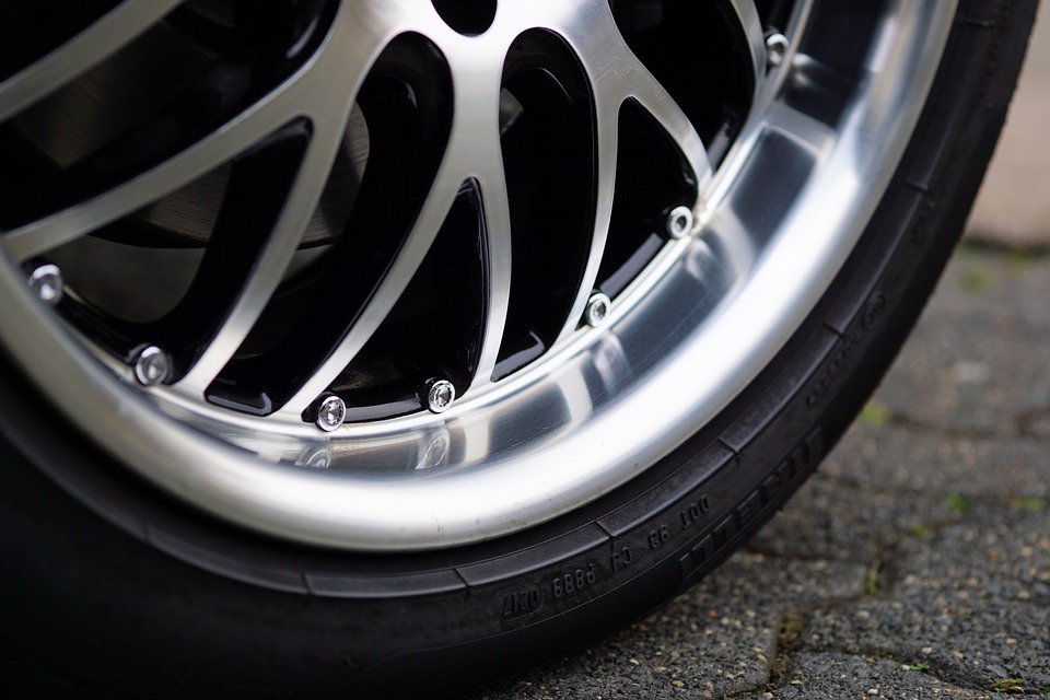下游丨汽車產(chǎn)業(yè)按下“暫停鍵”，對鋁加工設(shè)備企業(yè)有何影響？